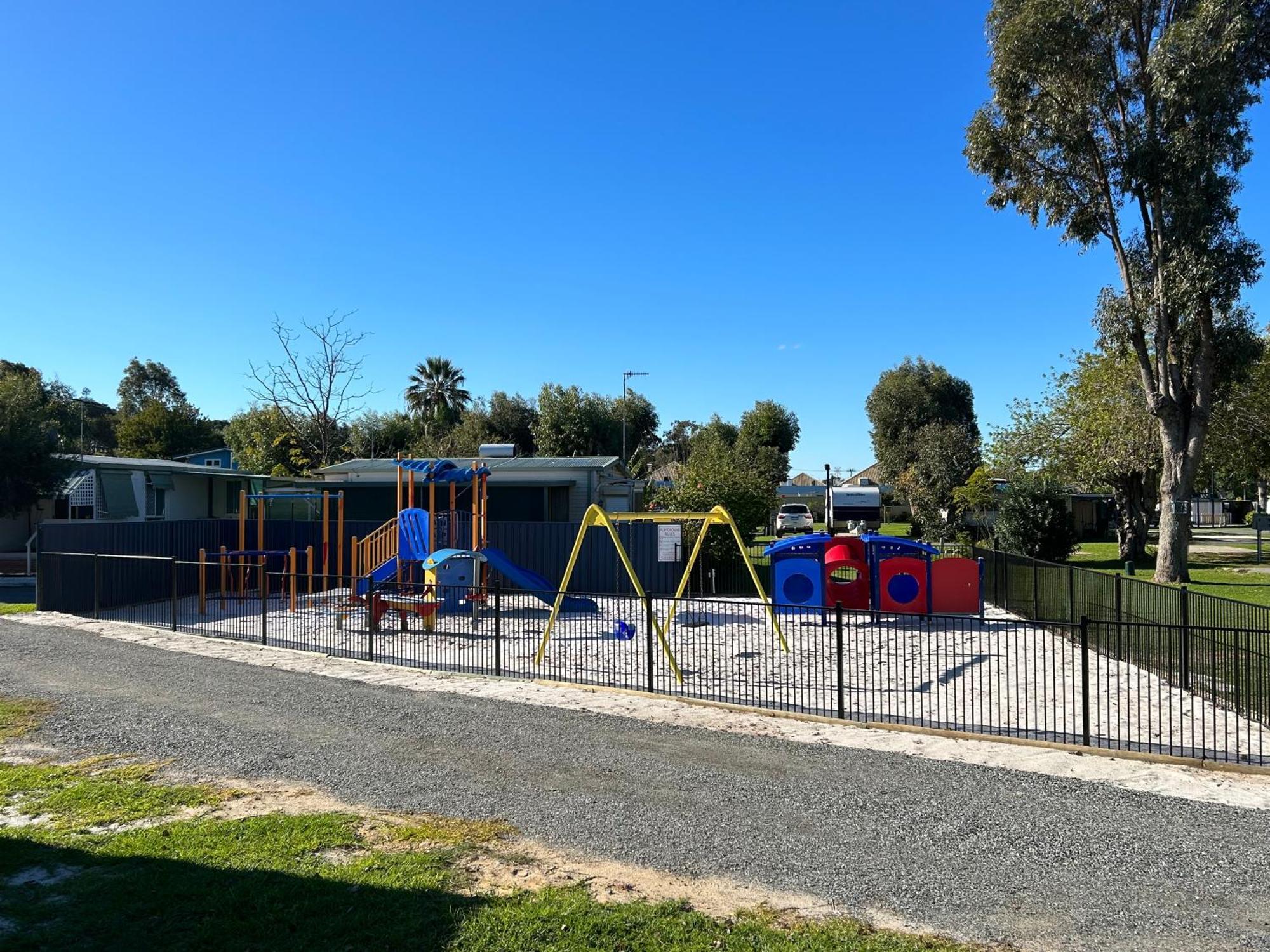 Mandurah Coastal Holiday Park Екстериор снимка